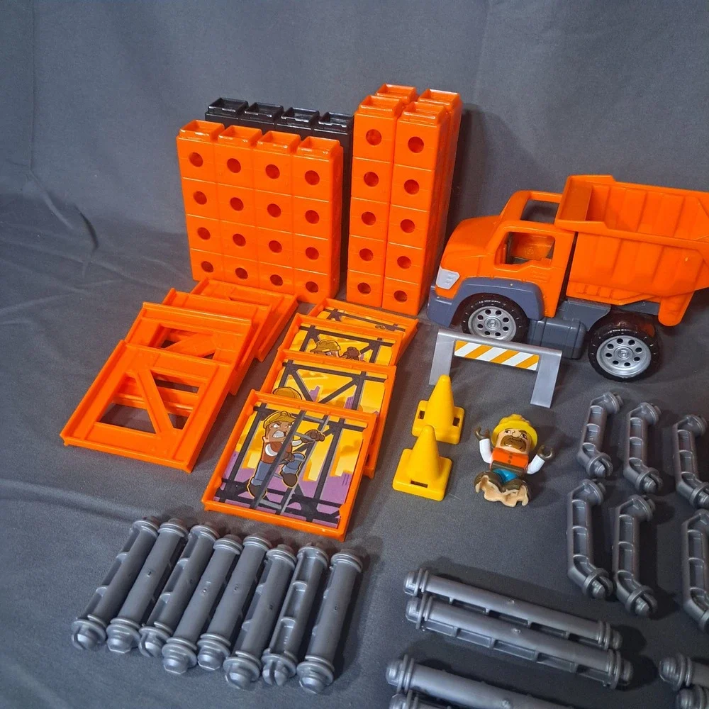 Fisher-Price TRIO Construction Set P6834 Dump‎ Truck Crane Blocks COMPLETE